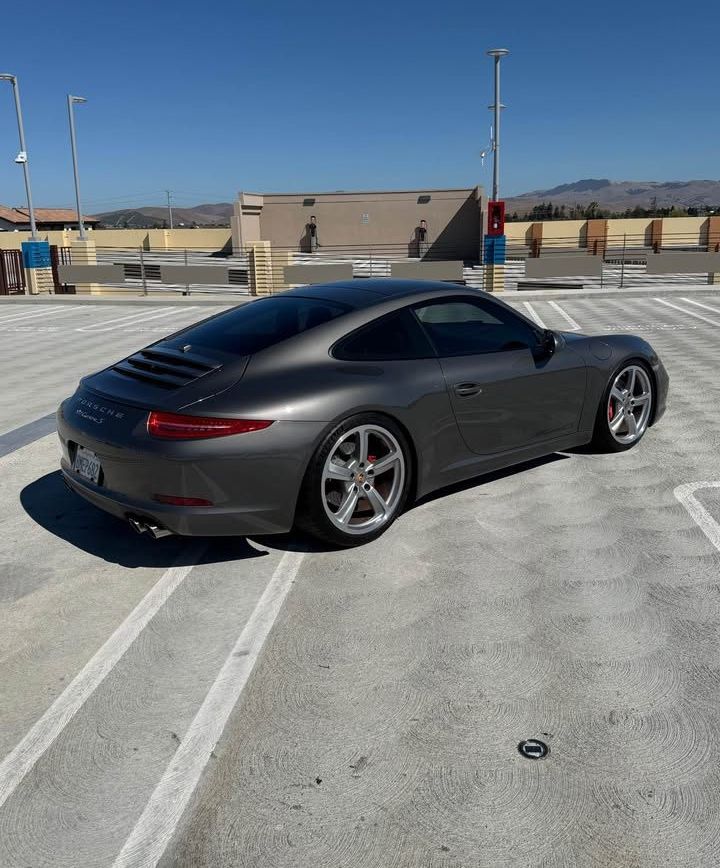 Rear body: clean and aligned
